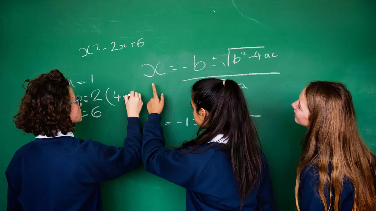 Profesoară de sănătate publică din Noua Zeelandă: „Uniformele școlare ar trebui să sprijine confortul mental și fizic și, cel mai important, învățarea”