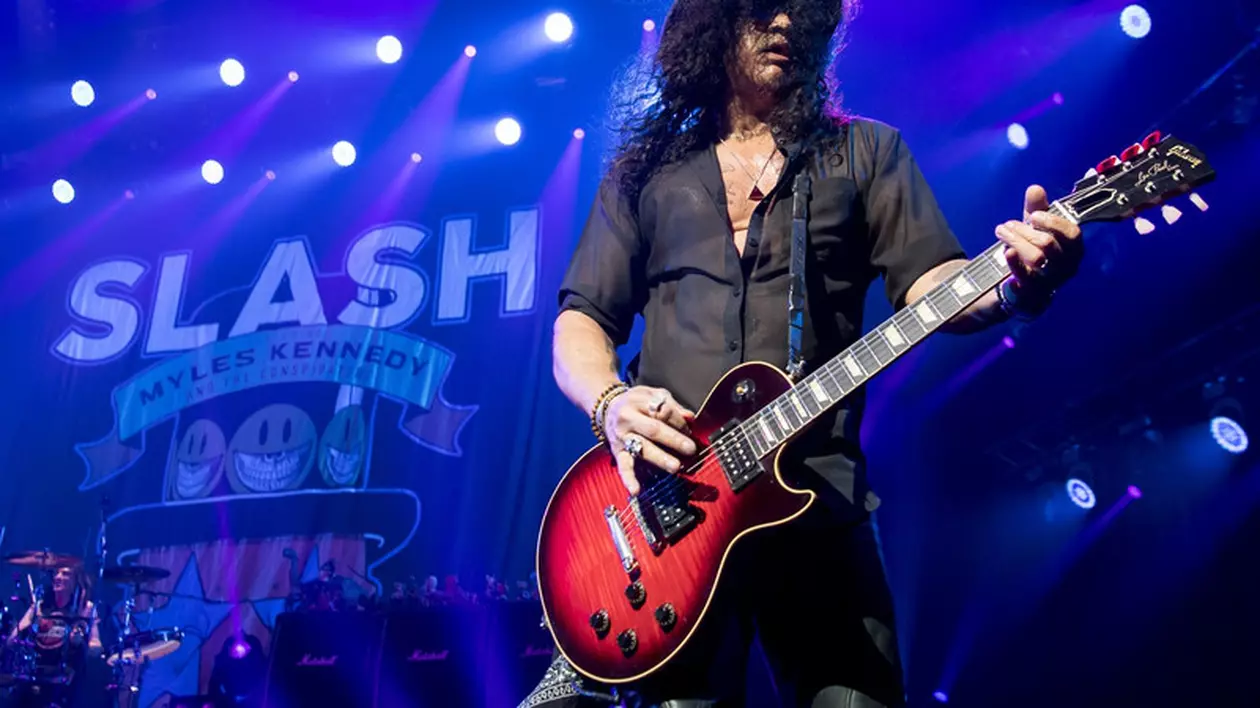 Slash, legendarul chitarist Guns N' Roses, a terminat cu excesele: „Viața este prea scurtă pentru droguri”
