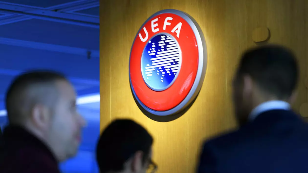 Decizia UEFA în cazul meciului Fenerbahce-Dinamo Kiev, la care fanii turci au scandat numele lui Vladimir Putin