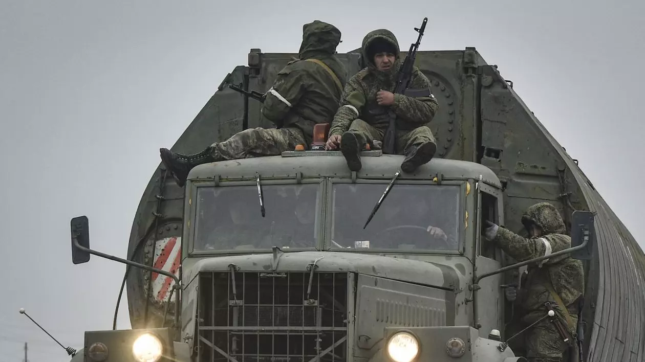 Prăjituri otrăvite pentru soldații ruși. Strategia unor localnici dintr-un oraș ucrainean bombardat