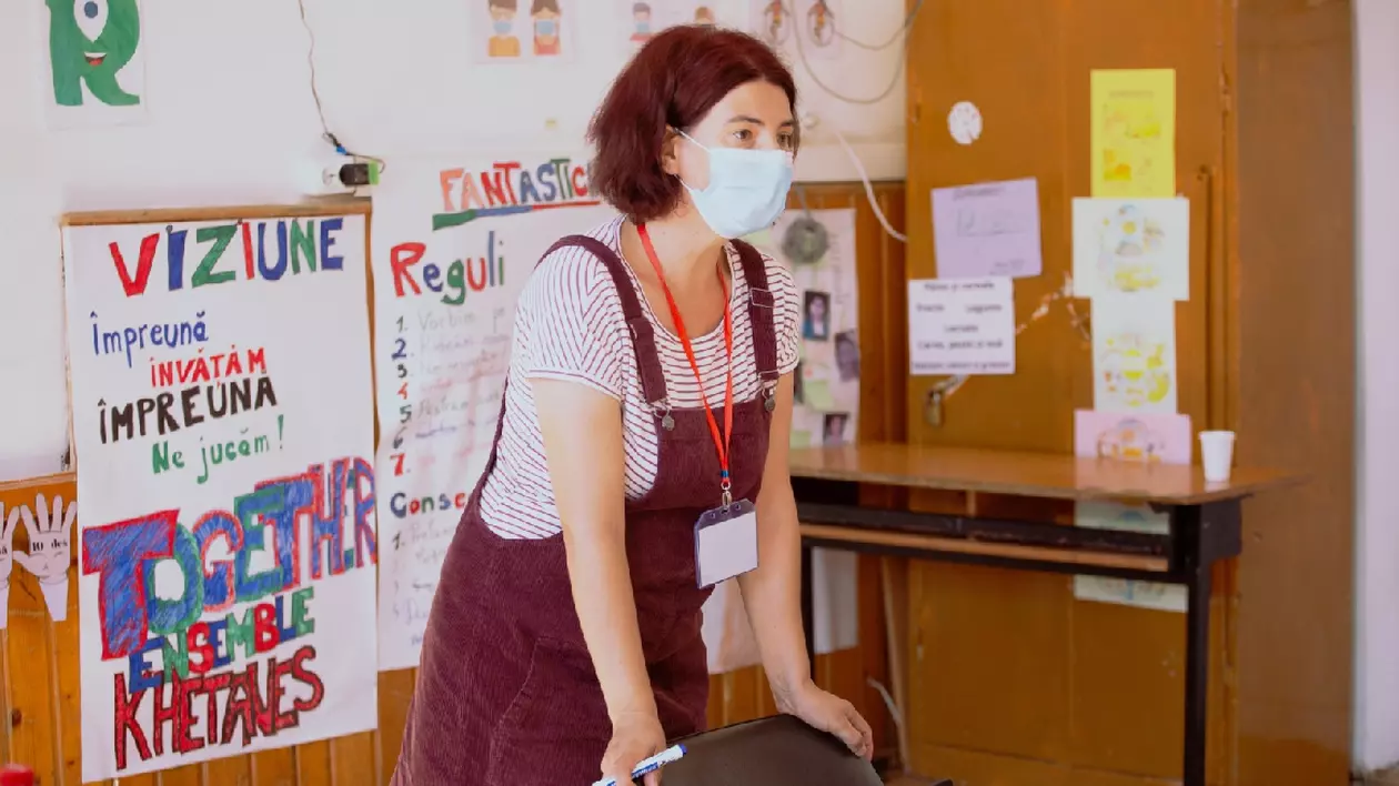 A renunțat la corporație ca să fie profesoară de franceză în Chitila. „Am copii cu care nimeni nu stă de vorbă sincer și care nu înţeleg la ce foloseşte şcoala”