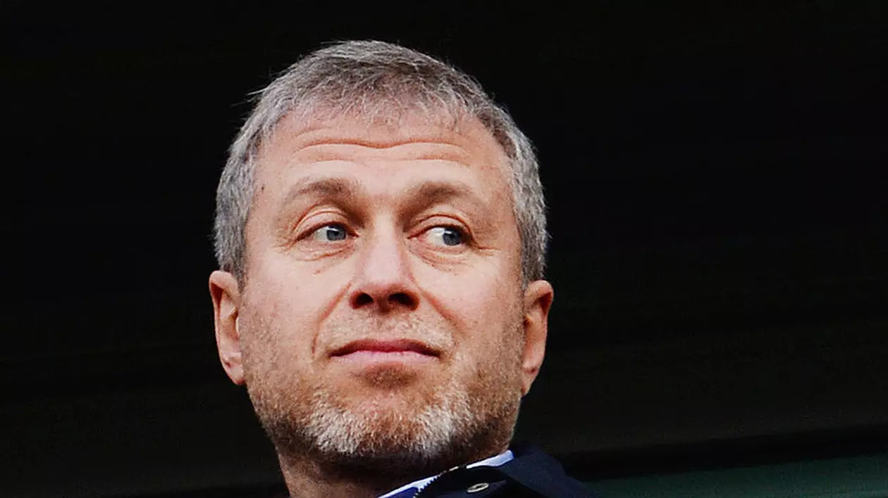 Marea Britanie îngheață activele lui Roman Abramovici și ale altor oligarhi ruși. Licență specială de joc pentru Chelsea