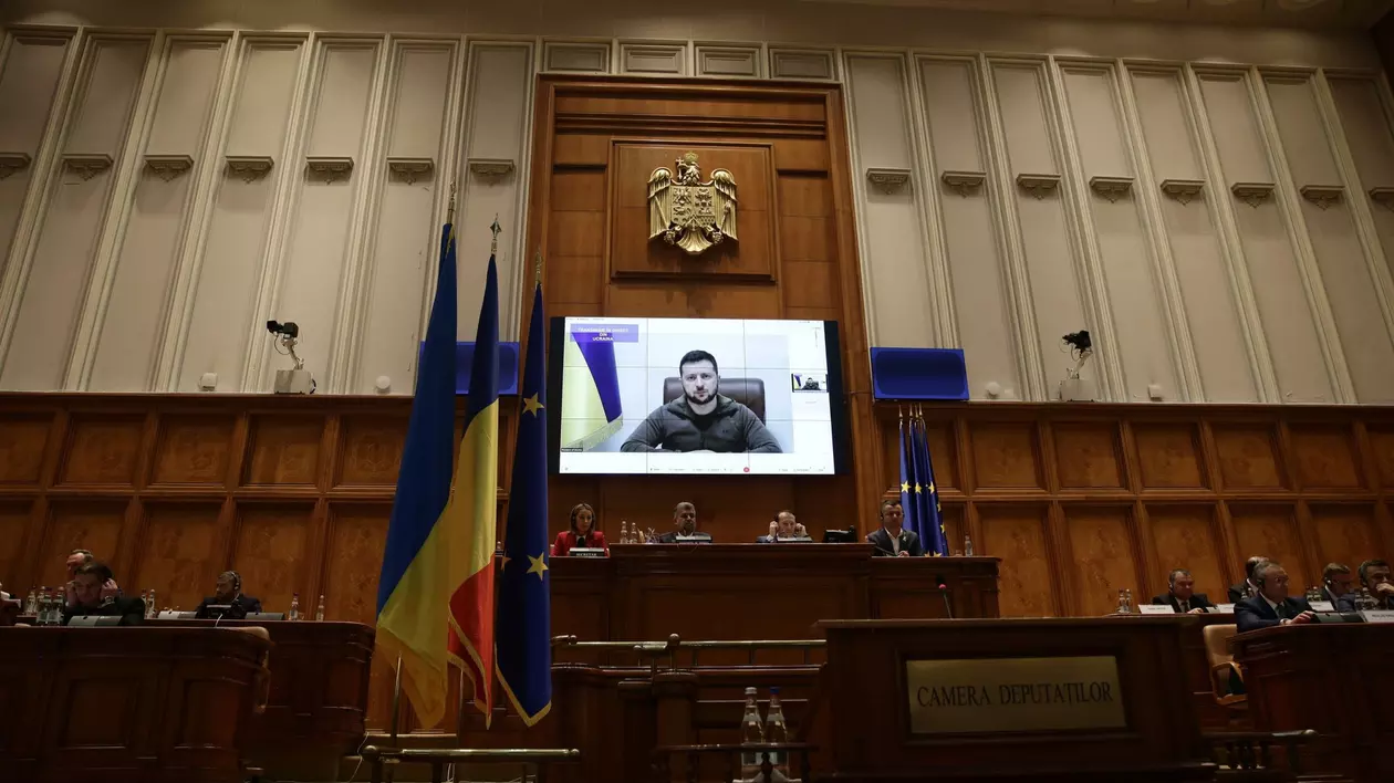 Volodimir Zelenski, imagini cu masacrul de la Bucha în Parlamentul României: „Ucraina nu este ultima țintă a agresiunii rusești. De la Odesa este un pas până în Moldova”