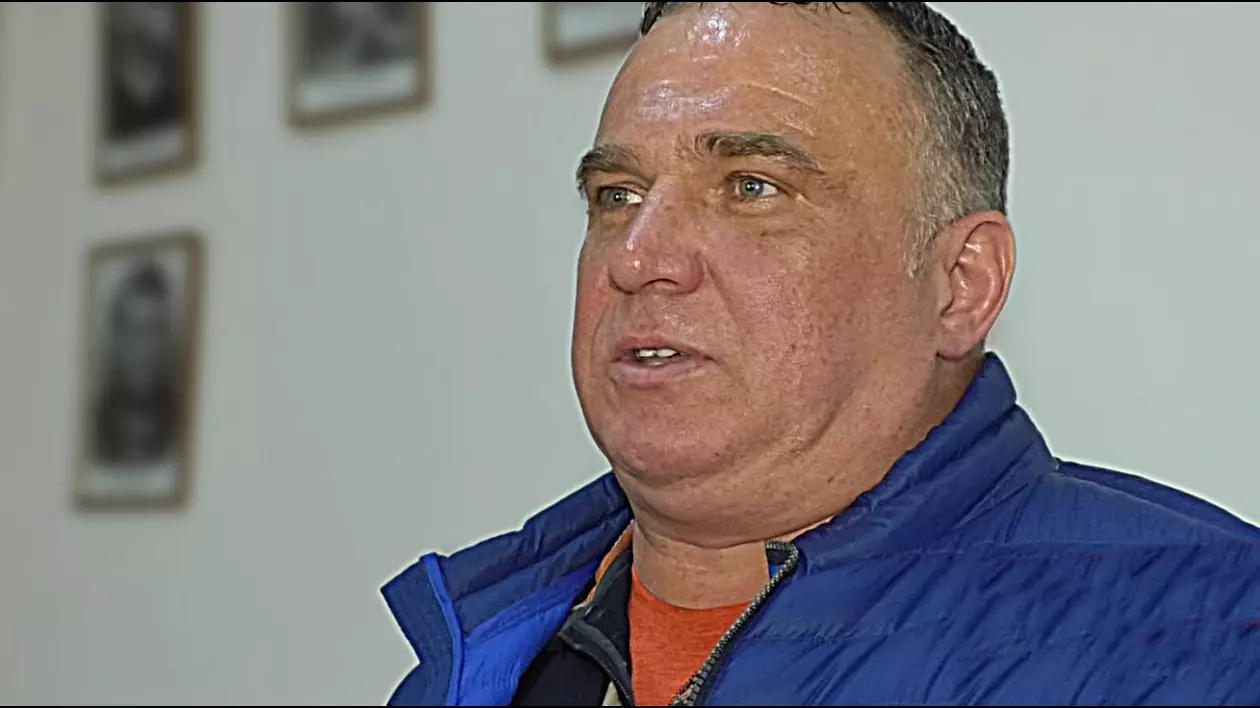 Interlopul Ioan Clămparu, printre autorii unei cărți de poezie realizate la Penitenciarul Aiud. Volumul, dedicat lui Mihai Eminescu