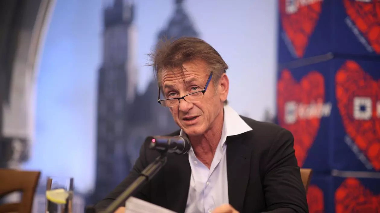 Sean Penn face apel la miliardari să cumpere avioane de război pentru Ucraina