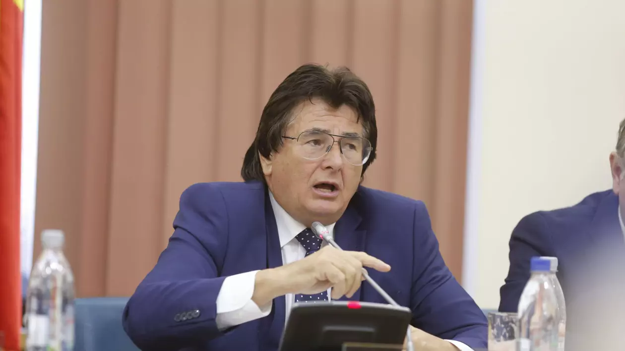 Nicolae Robu va fi candidatul PNL pentru Primăria Timişoara la alegerile din 2024. Robu este urmărit penal de DNA