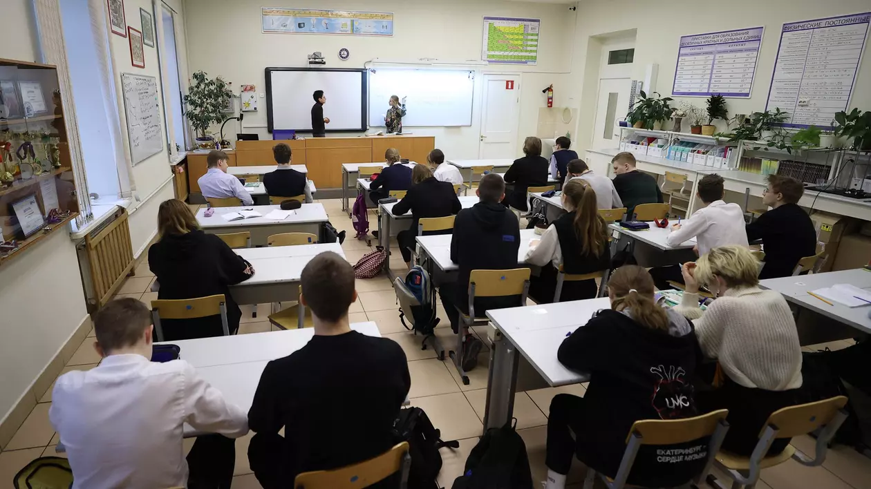 Elevii din Moscova vor învăța limbi africane: „Acest continent are multe de oferit”. Duma rusă a cerut excluderea englezei din programă