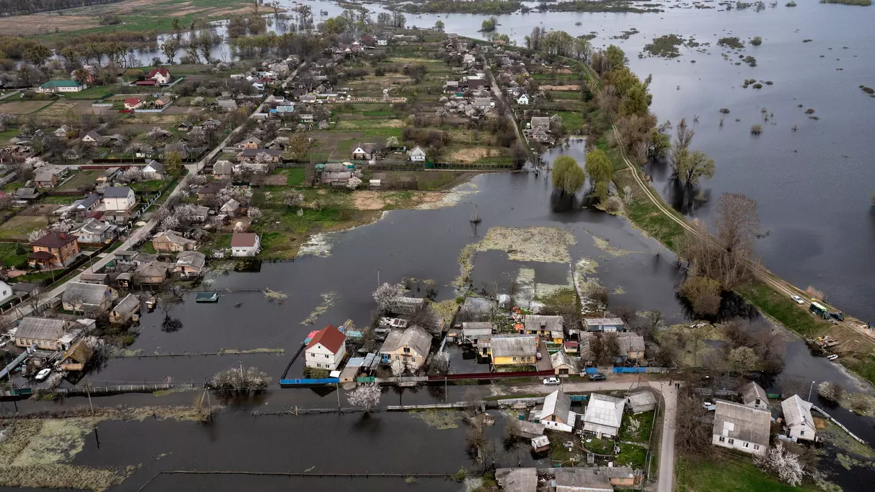 Locuitorii din Demîdiv și-au inundat satul pentru a împiedica avansarea trupelor ruse. „Așa am salvat Kievul”