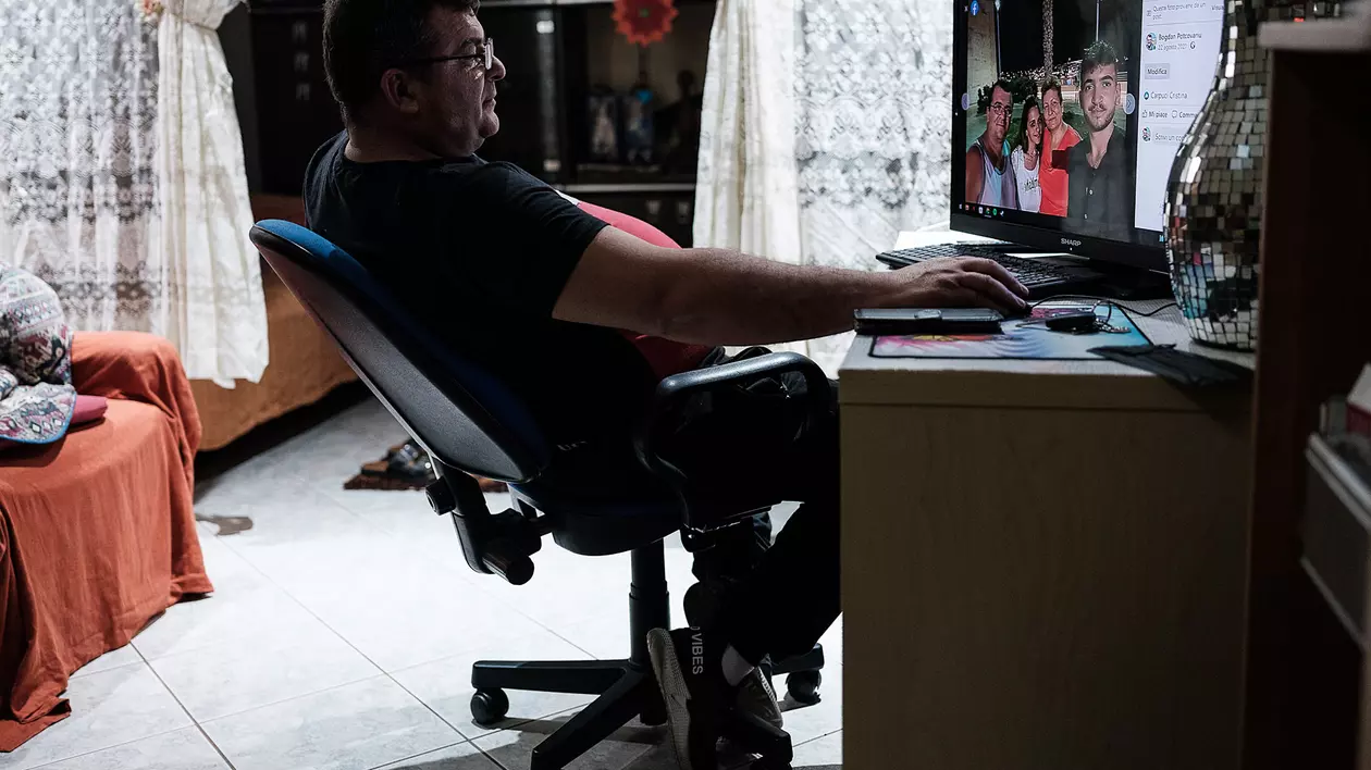 REPORTAJ. „Noi n-o să fim niciodată încadrați în societatea lor, asta e minciună”. După 13 ani în Italia, o familie de români visează să se întoarcă acasă