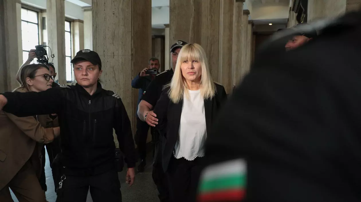 VIDEO. Procesul Elenei Udrea de la Sofia, amânat după nici 15 minute. Judecătorii bulgari au stabilit o nouă dată pentru judecarea extrădării
