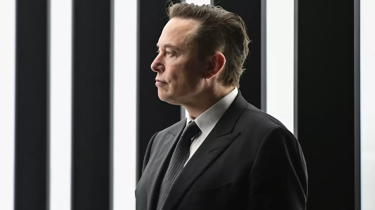 Acțiunile Tesla au scăzut cu 6% după ce Elon Musk a fost acuzat de hărțuire sexuală