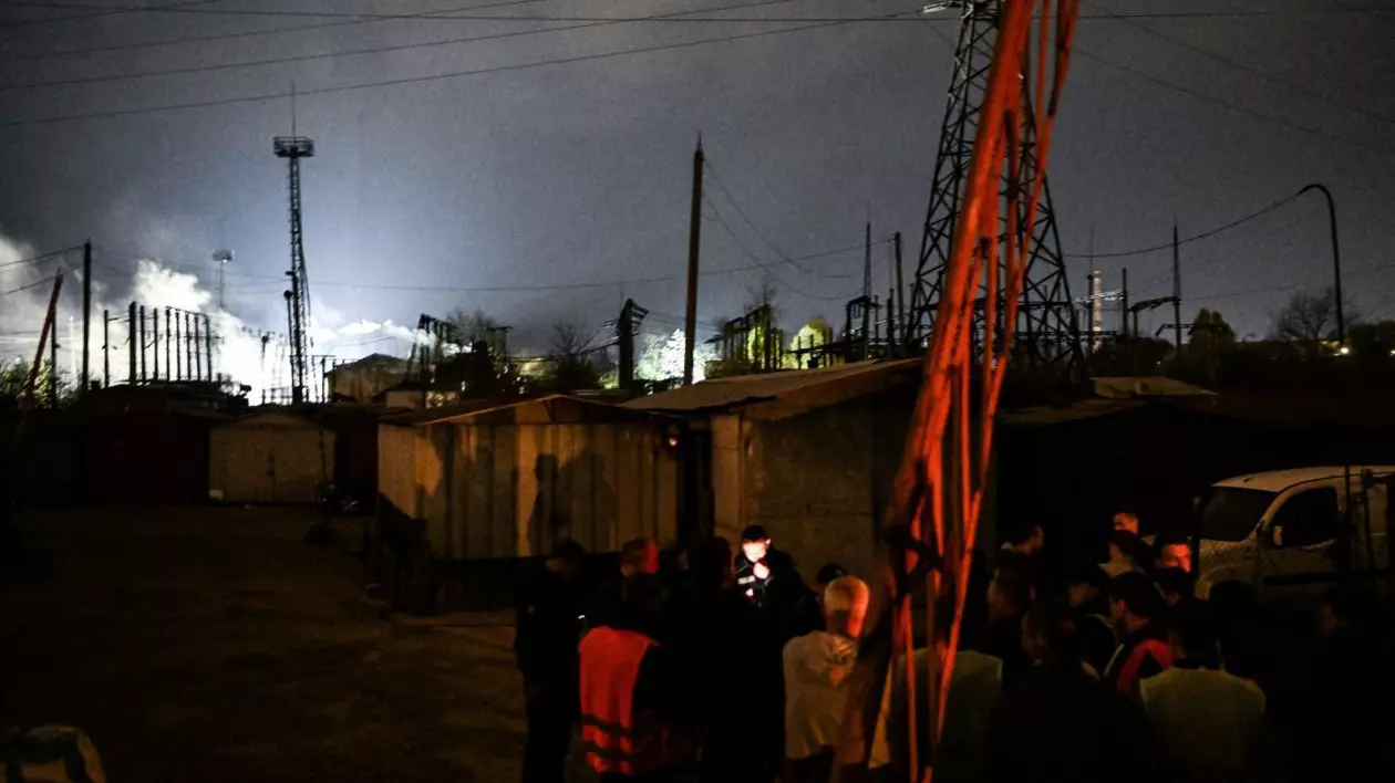 Război în Ucraina, ziua 70 | Bombardamente în cinci orașe. Rușii au intrat în uzina Azovstal, susține un parlamentar ucrainean
