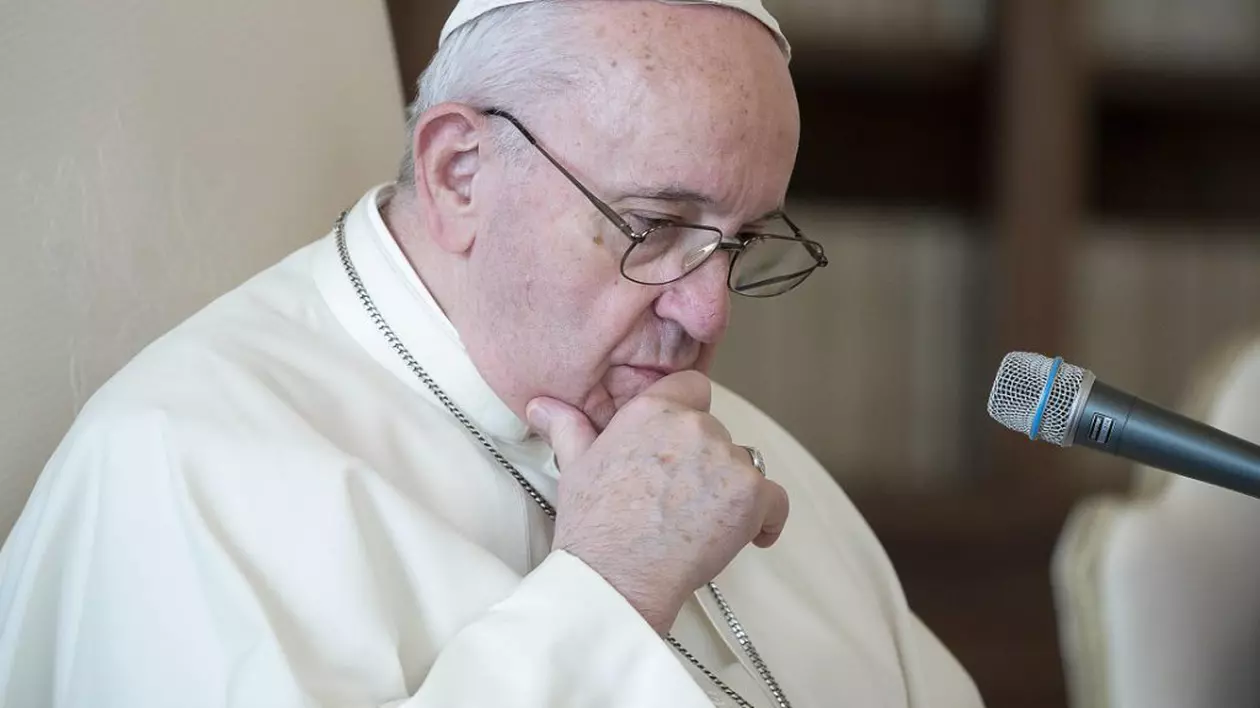 VIDEO Papa Francisc spune că NATO ar putea fi de vină pentru invadarea Ucrainei, pentru că a „lătrat” la ușa Rusiei