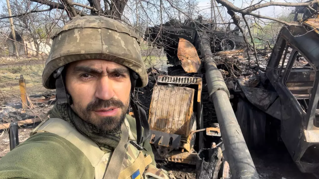 „Maradona” presei din Ucraina a murit ucis de ruși. În urmă cu o lună își ceruse iubita în căsătorie, de pe front, cu un inel de grenadă. „Te întreb: «Vrei să fii soția mea?»”