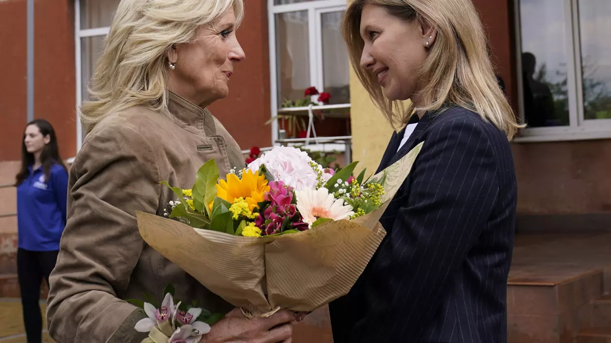 VIDEO | Jill Biden a fost în Ucraina, unde s-a întâlnit cu Olena Zelenska, soția președintelui ucrainean
