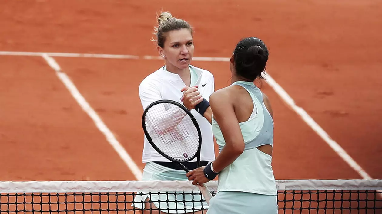 Simona Halep, eliminată de la Roland Garros în turul II. A acuzat probleme medicale