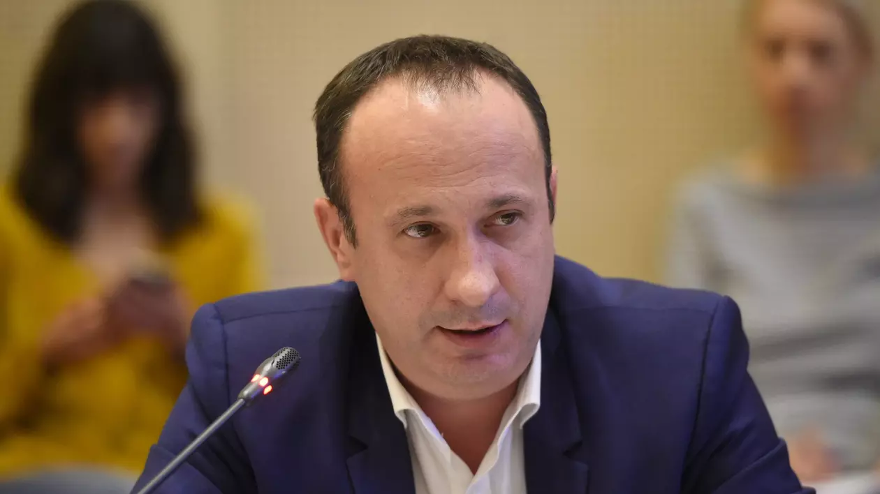 Adrian Câciu: Toate pensiile militare vor fi indexate cu 5,1%. Apoi se va veni cu o indexare suplimentară
