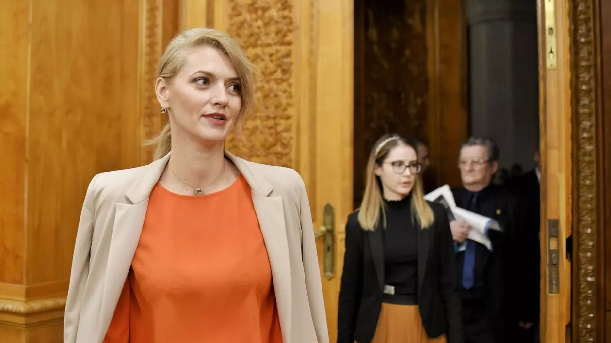 Cine este Alina Gorghiu, noua președintă-interimară a Senatului: protejata lui Iohannis și prietena lui Cîțu