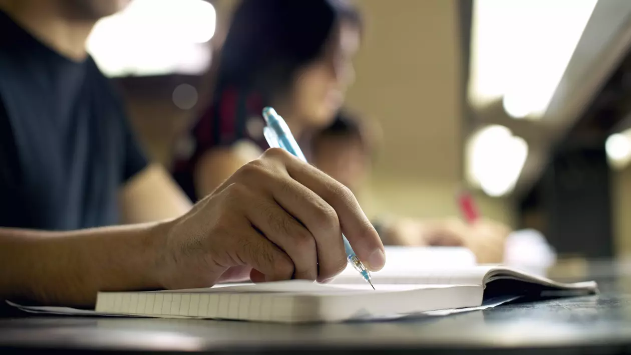 Subiecte BAC Matematică 2022. Ce le-a picat elevilor de la mate-info, tehnologic și științele naturii la Bacalaureat