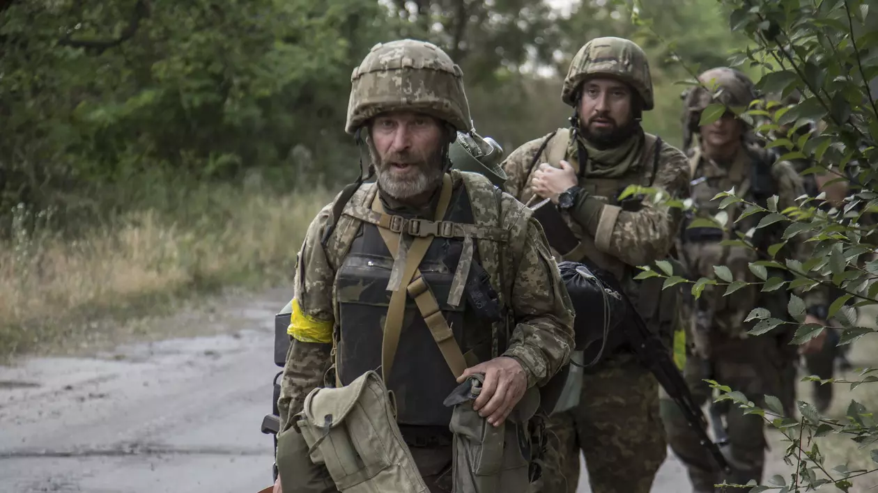 „Lumea nu trimite Ucrainei arme ca să reziste, ci o face pentru că Ucraina rezistă!”. Cine a spus-o