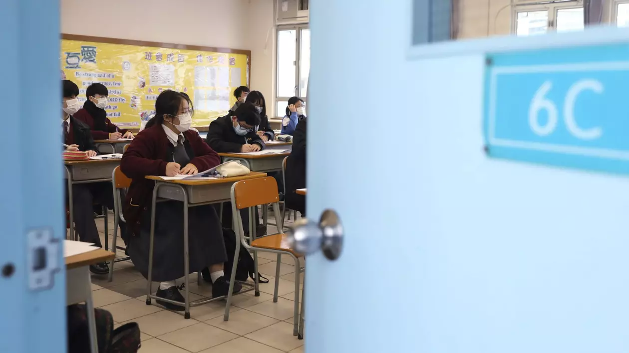 Noile manuale din Hong Kong îi învață pe elevi că orașul nu a fost niciodată o colonie a Marii Britanii