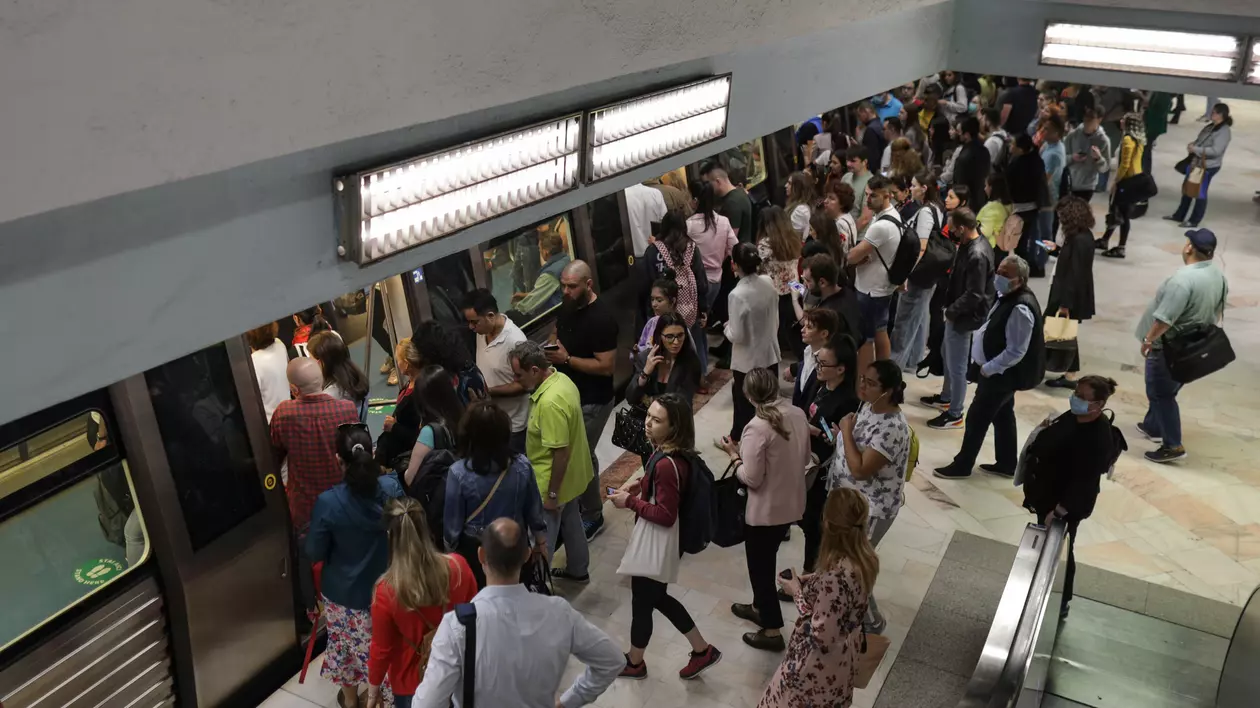 Cifrele care arată că bucureștenii și-au întors fața către metrou: 54 de milioane de călătorii de la începutul anului. Topul celor mai aglomerate stații