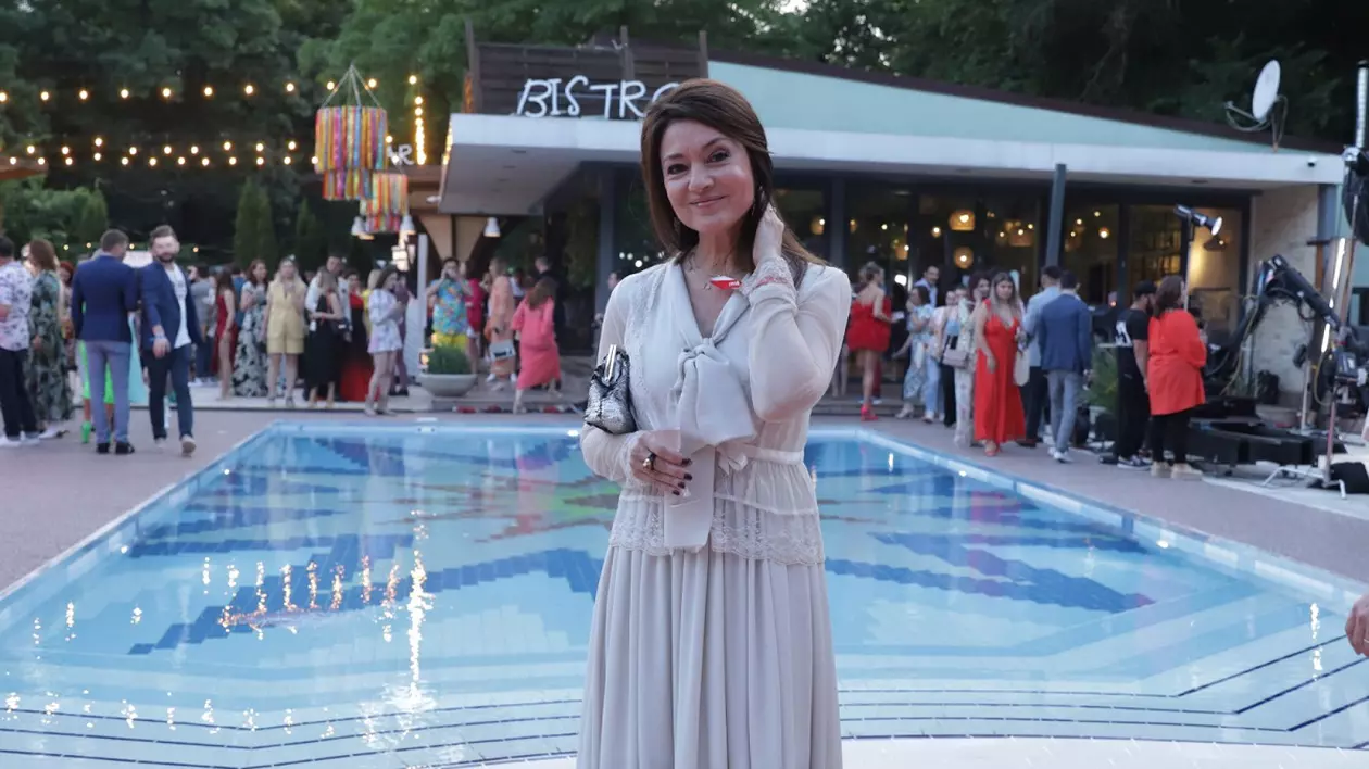 Cum arată Oana Sîrbu la 54 de ani. A oferit o lecție de eleganță la petrecerea VIVA!