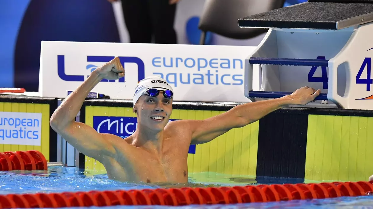 David Popovici, campion european la juniori la 100 de metri liber. Încheie competiția cu 4 medalii de aur și una de argint