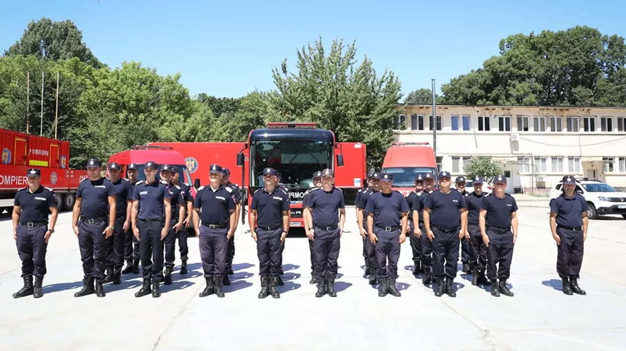 A doua serie de pompieri români a plecat în Grecia, să ajute în lupta cu incendiile