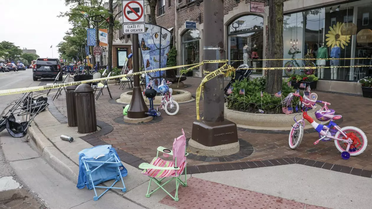 Suspectul atacului armat din Chicago, prins de poliție. A ucis șase oameni la parada de 4 iulie