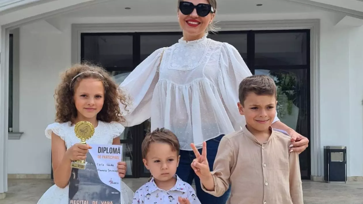 Mirela Vaida și familia