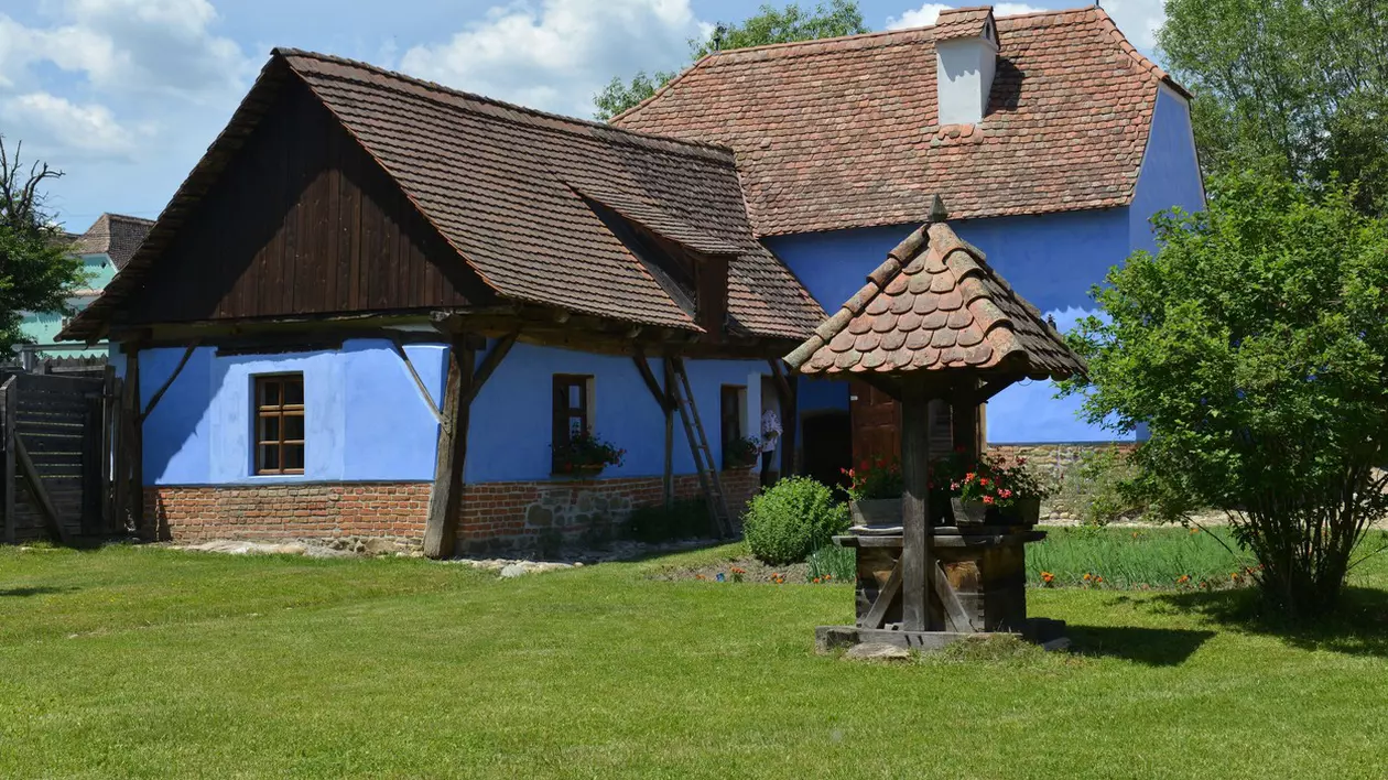 Casa prințului Charles din Viscri poate fi vizitată de turiștii care ajung în sat