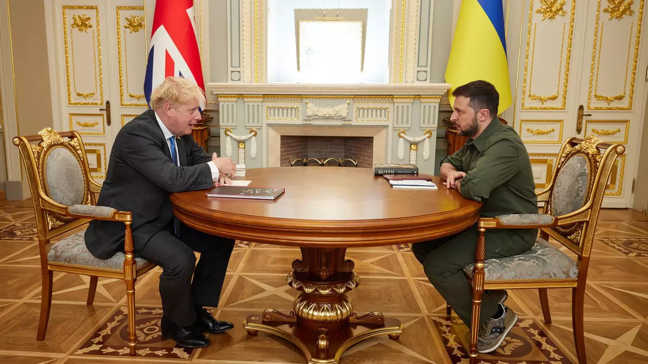 O petiție ironică îl propune pe Boris Johnson premier la Kiev. Ce puncte forte consideră ucrainenii că are „Johnsoniuk”