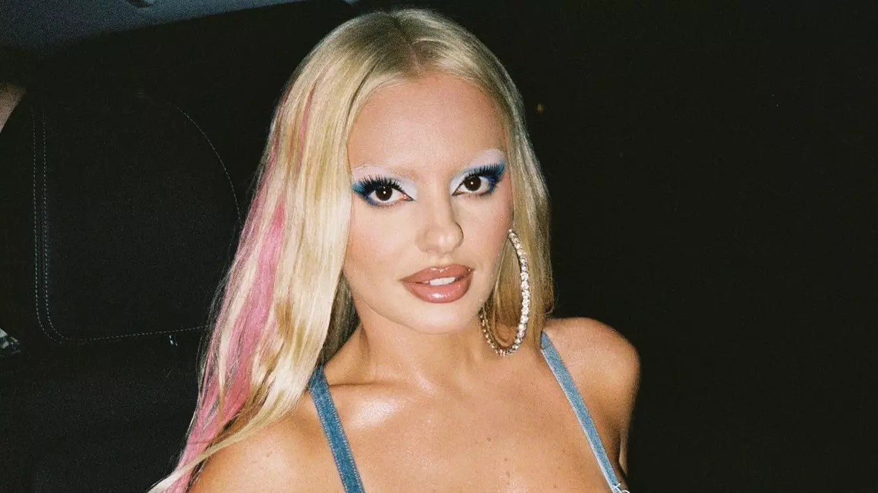 Alexandra Stan, din nou pe mâna medicului estetician. La ce procedură a apelat artista. „În sfârșit am ajuns pe patul meu preferat”