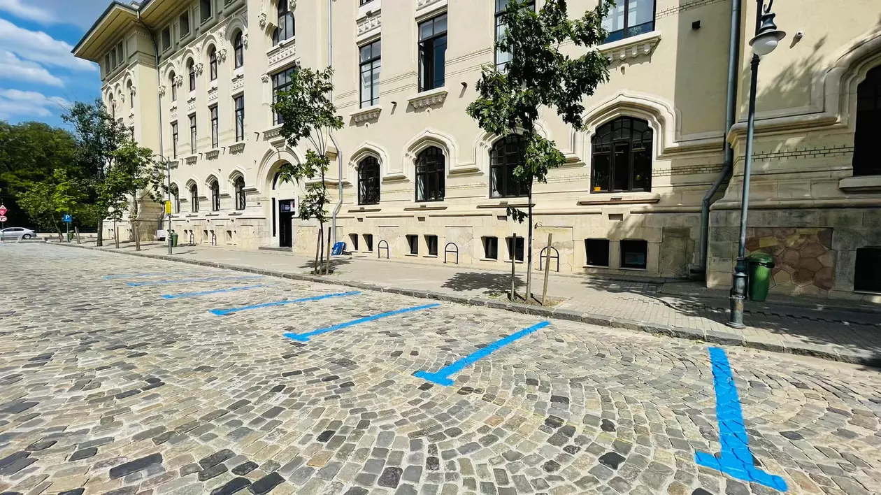Angajații Primăriei București nu vor mai avea loc de parcare rezervat pe străzile din jur, anunță Nicușor Dan: „Vor putea fi folosite cu plată de către oricine”