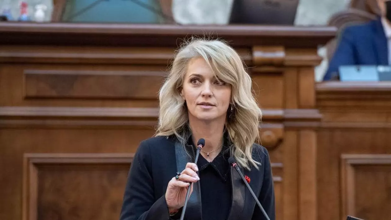 SURSE Libertatea: Alina Gorghiu rămâne președinte la Senat până la rotația din mai 2023. Care sunt argumentele PNL. Foto: Facebook Alina Gorghiu