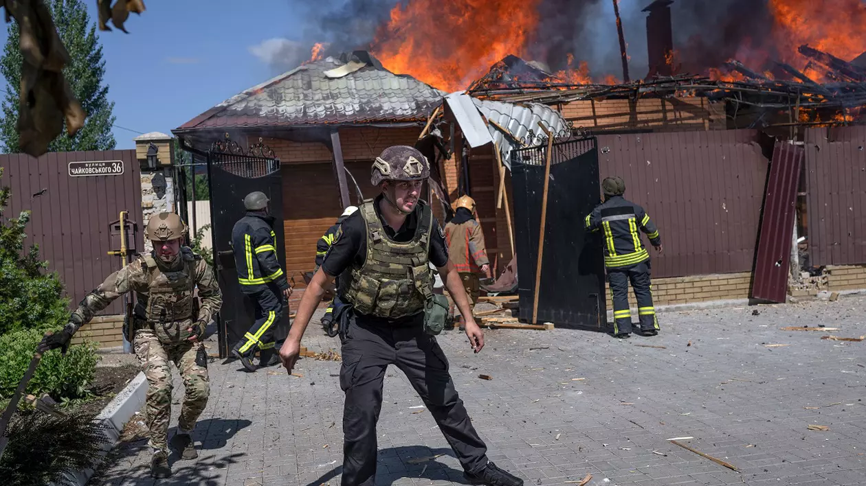 Amnesty International spune că tacticile de luptă ale ucrainenilor pun civilii în pericol: „Baze militare în zone rezidențiale, inclusiv școli și spitale”