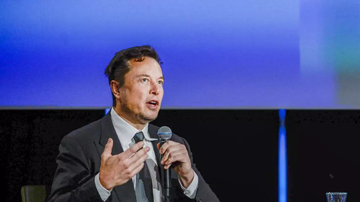 Elon Musk este prima persoană din lume care pierde 200 de miliarde de dolari