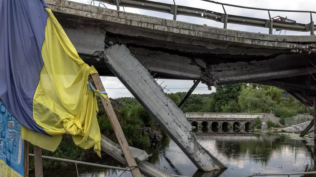 Război în Ucraina, ziua 171 | Rușii au probleme cu aprovizionarea, după ce au fost distruse podurile peste Nipru