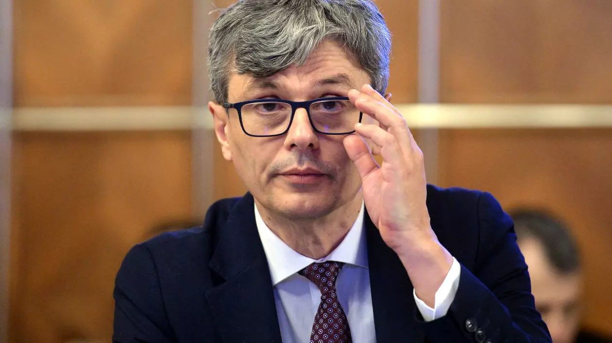 Ministerul Energiei, despre „taxa pe soare” acuzată de USR și PSD: „Posibilitatea introducerii unei taxe este îndepărtată și presupune mai multe condiții”
