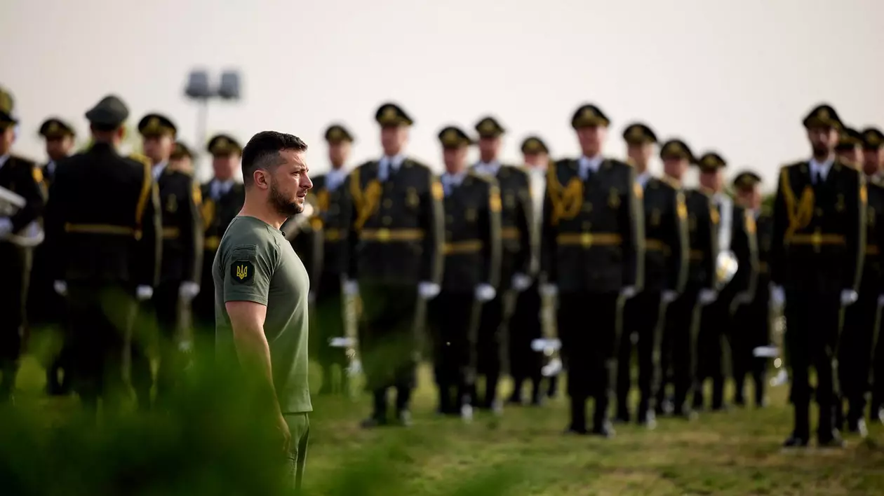 Zelenski avertizează Moscova că va primi „un răspuns puternic” dacă rușii își vor intensifica atacurile de Ziua Independenței Ucrainei