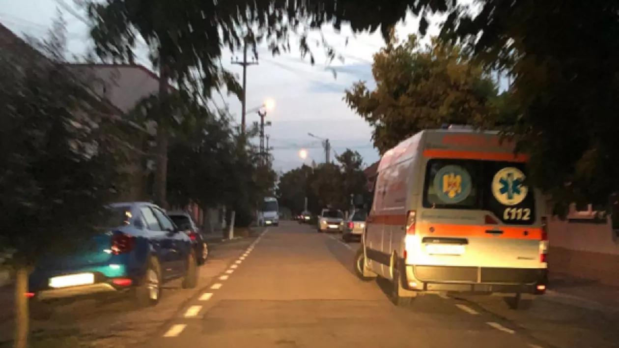 O femeie a fost găsită de fiul ei spânzurată într-o anexă a locuinței din Lugoj