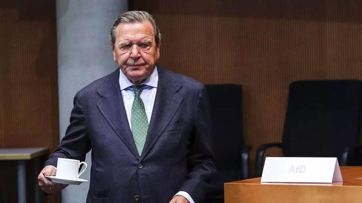 Gerhard Schroeder a dat în judecată parlamentul german și a cerut restituirea privilegiilor de fost cancelar. Ce sumă a încasat anul trecut