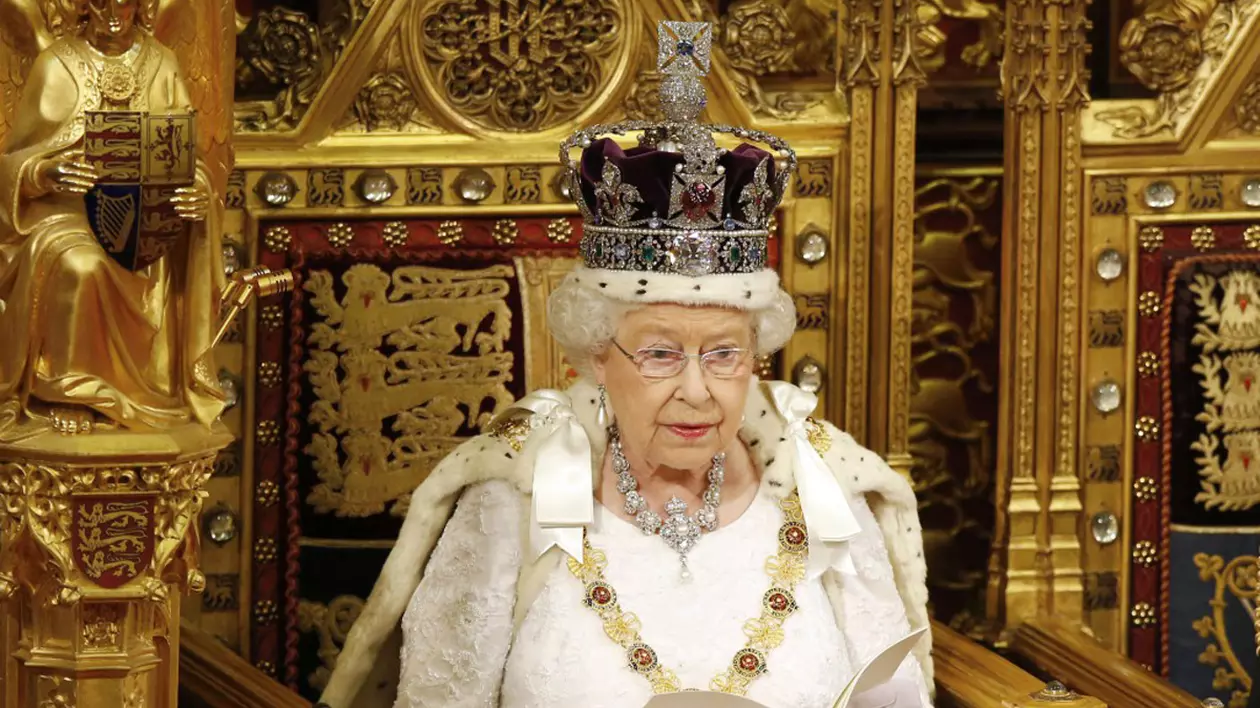 Regina Elisabeta a II-a a Marii Britanii a murit la vârsta de 96 de ani. BBC: „A condus mânată de datorie și s-a sprijinit pe credință. Charles este acum regele nostru”