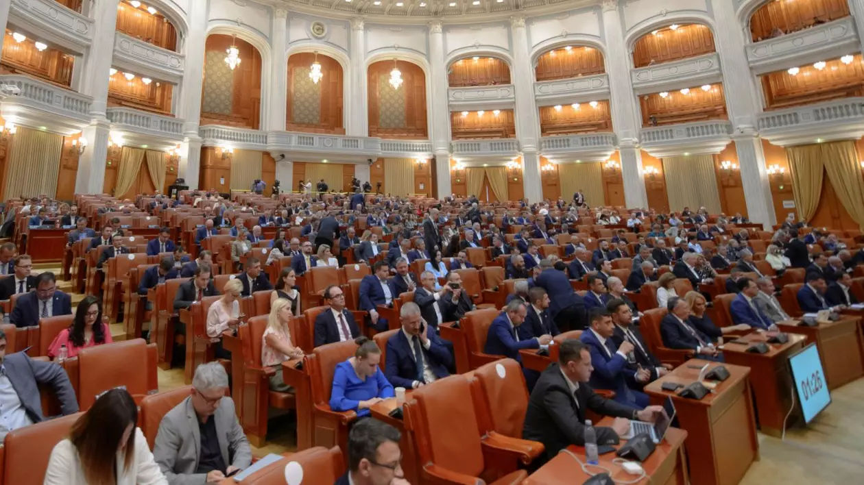 Scandal PSD-USR în Parlament pe legile justiției. „Hoți” și „securiști”, printre injuriile pe care și le-au adus deputații
