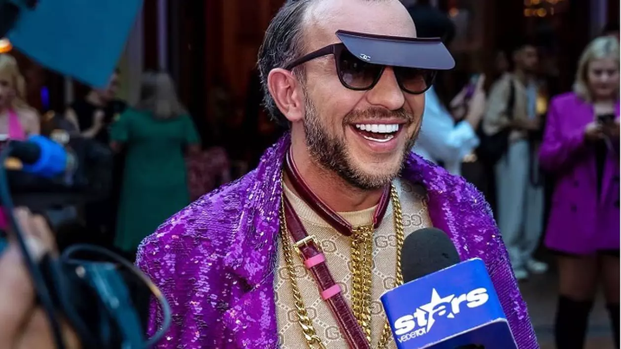Stephan Pelger, criticat de Iulia Albu pentru apariția extravagantă: „Nu poți să te duci la un eveniment de seară cu ochelari, este jenant, este jignitor”