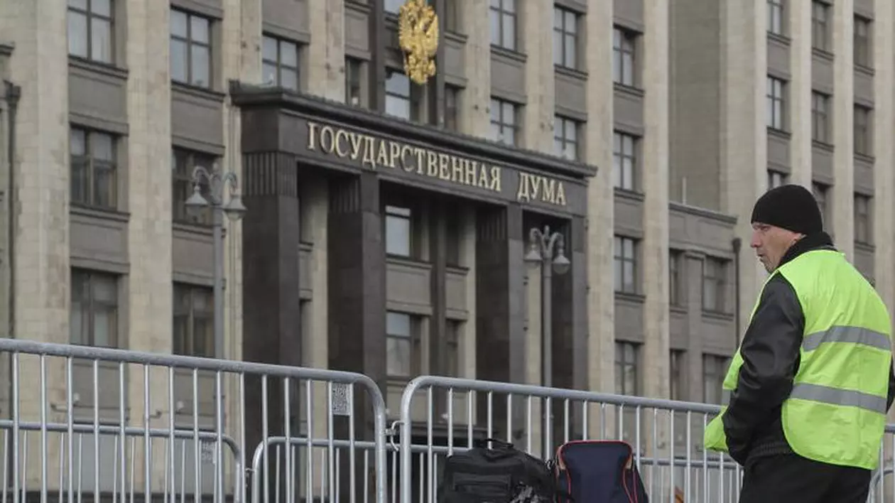Duma de Stat a adoptat o lege modificată privind dezertarea și predarea voluntară în timp de război. Ce pedepse riscă rușii
