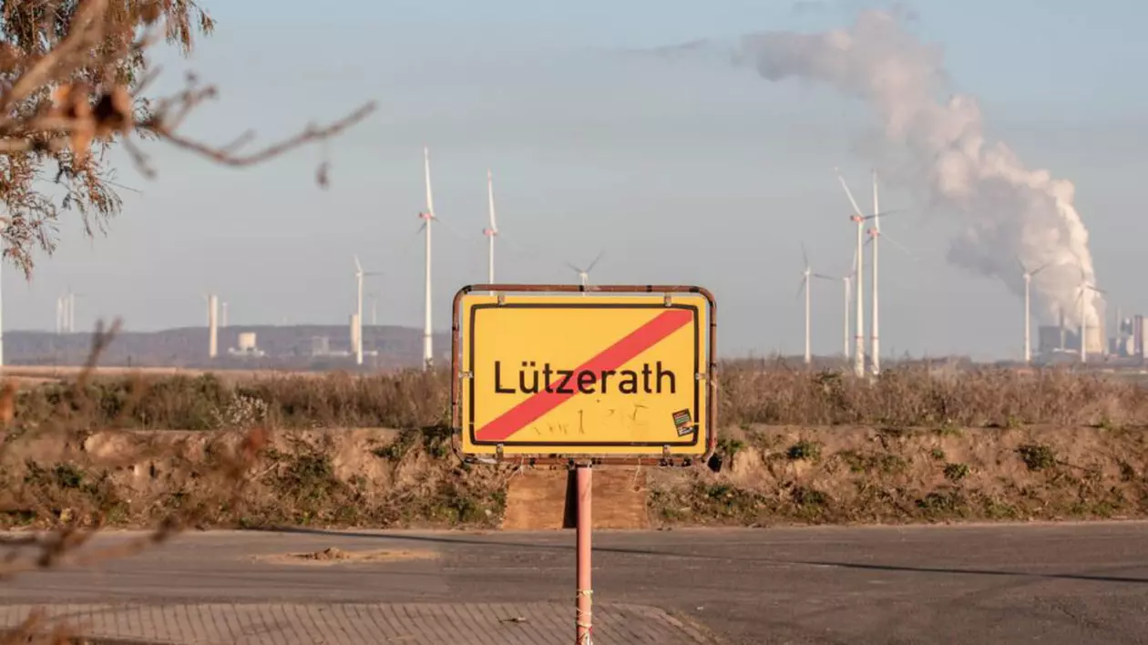 „Continuăm lupta!”. Un sat din Germania a devenit bastionul activiștilor climatici în lupta cu extinderea unei exploatări de lignit