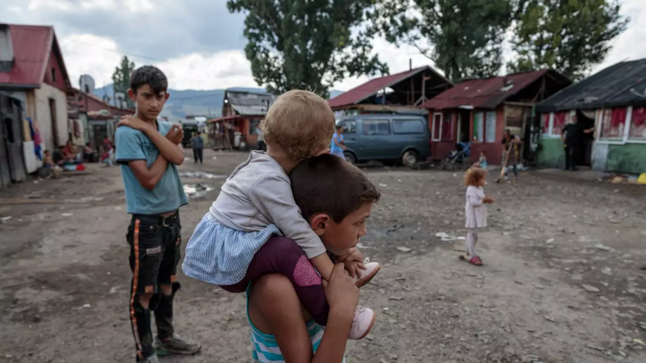 Copii în ghetoul din Primăverii