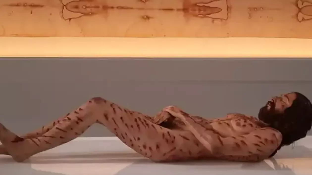 Cum arată Iisus Hristos. O prima sculptură hiperrealistă a fost expusă într-o catedrală catolică din Spania. Este făcută din latex, silicon și păr uman
